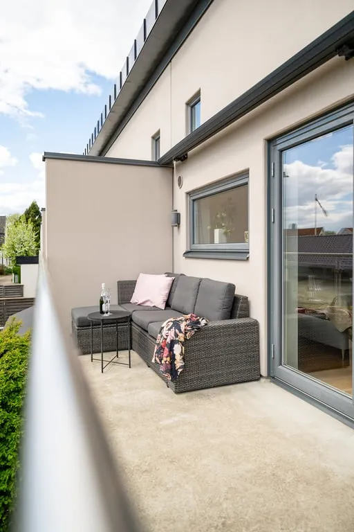 Rõdu - Corner Townhouse with Balcony in Egna Hem