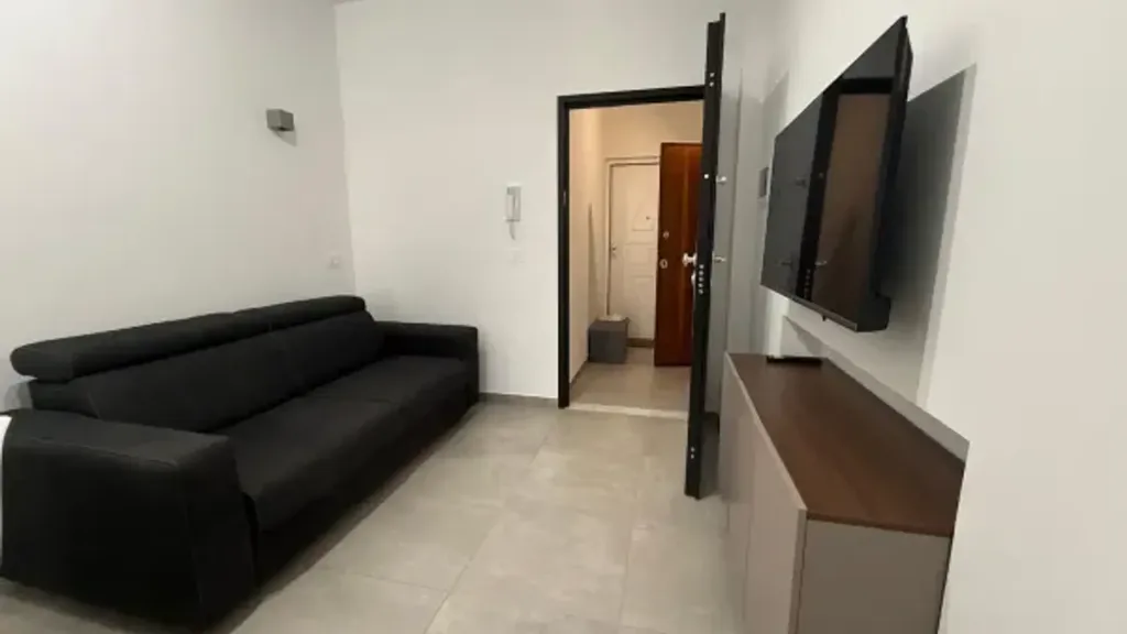 Elutuba - Rented Flat with Balcony in Nettuno Centre