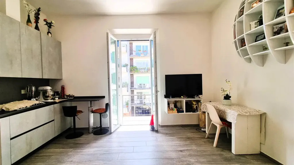 Cucina - Rustic-Style Apartment with Balcony in Florence
