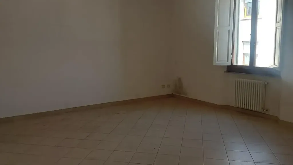 Pièces - Five-Bedroom Apartment with Balcony in Empoli