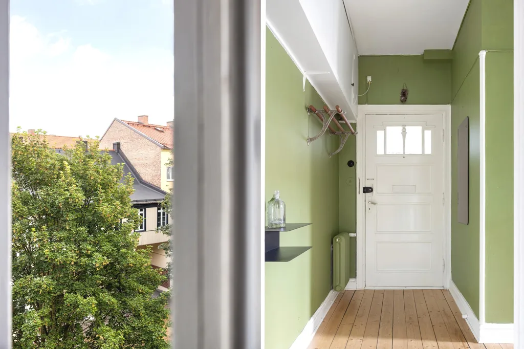 Hallway - Charming 1930s Flat with Garden in Värnhem