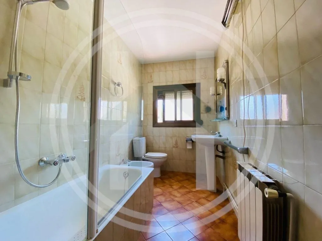 Salles de bain - Historic House with Garden in Cardedeu Centre