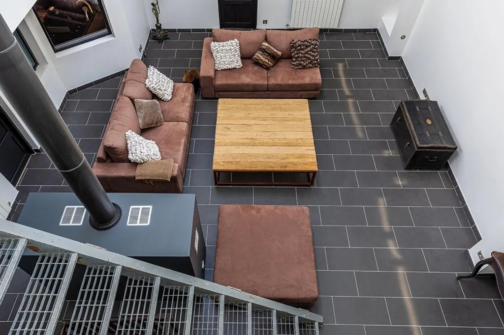 Elutuba - Industrial Loft with Terrace in Quiet Setting