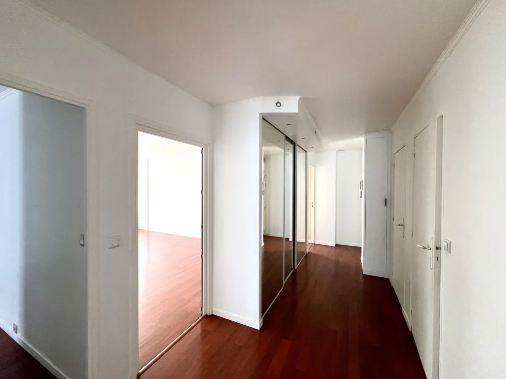 Entrée - Appartement 5 Pièces avec Balcon Centre-ville à Noisy-le-Sec