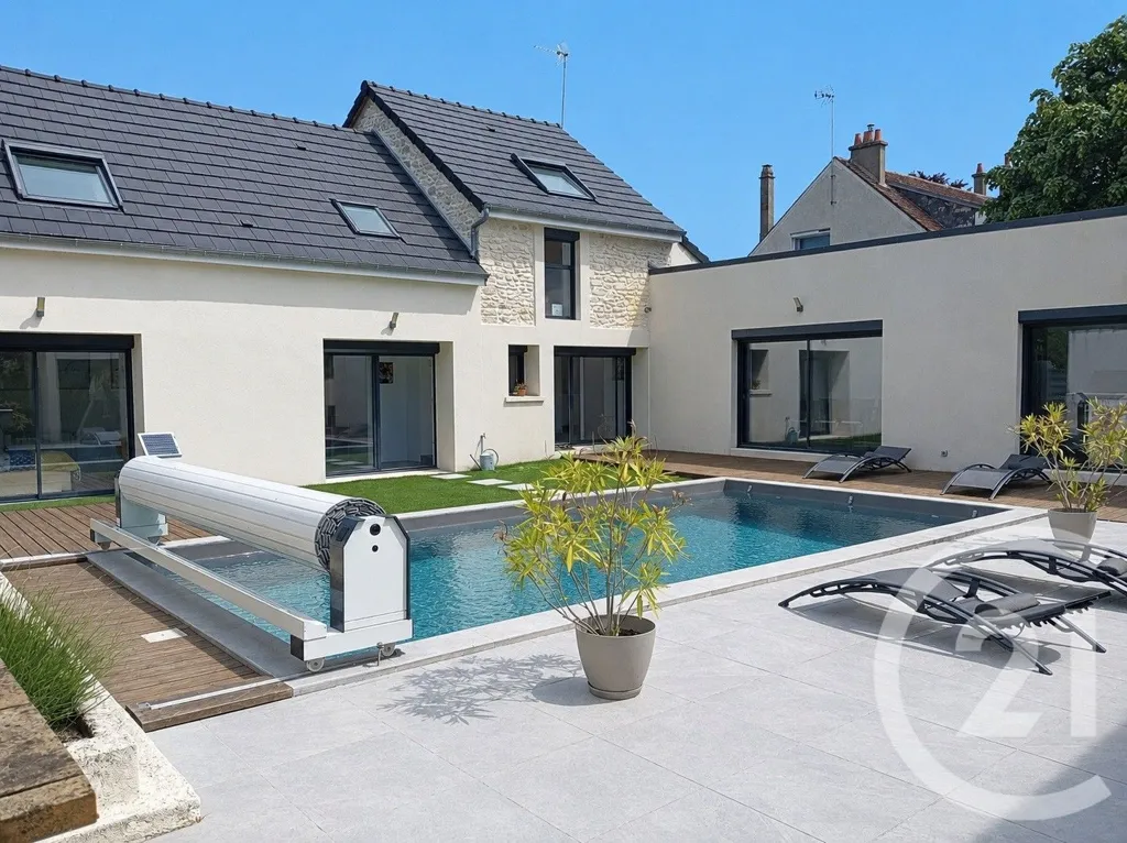 Piscine - Villa Rénovée avec Piscine à Beffes