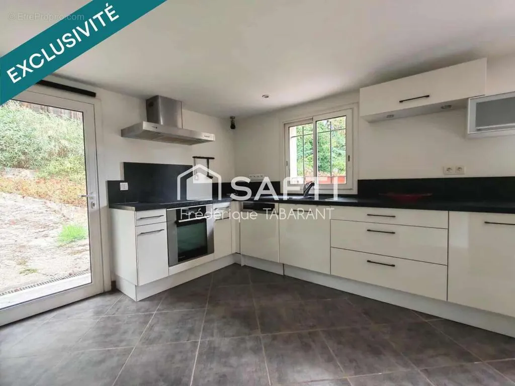 Kitchen - Traditional House with Garden in Vence