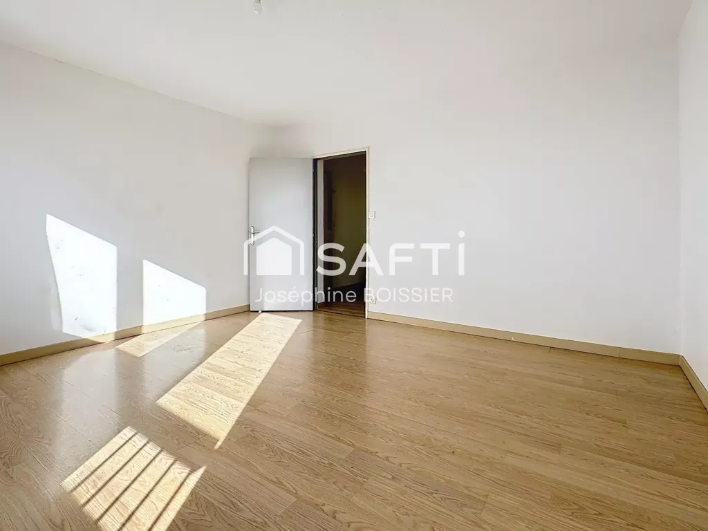 Pièces - Appartement Traversant avec Balcon à Le Pontet