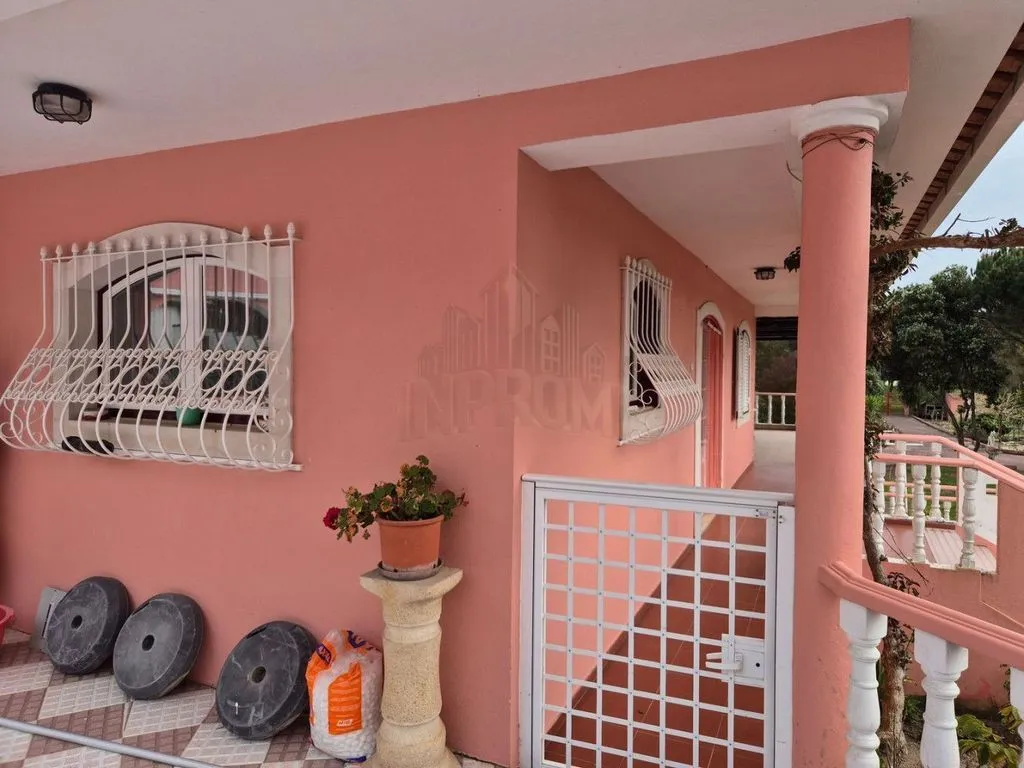 Terrace - Luxury House with Pool in Sintra