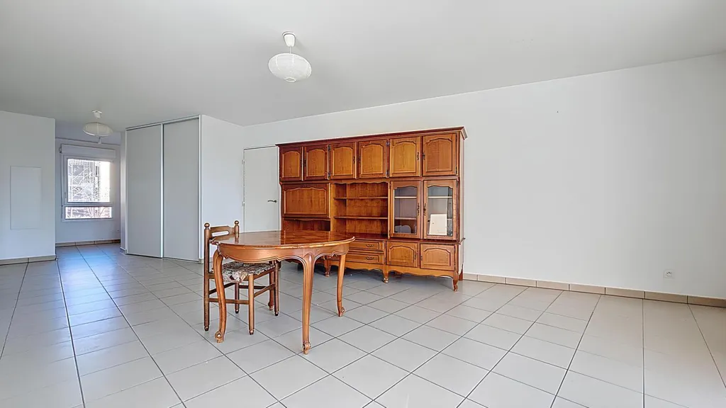 Dining Room - Contemporary Apartment with Terrace in Mions Centre