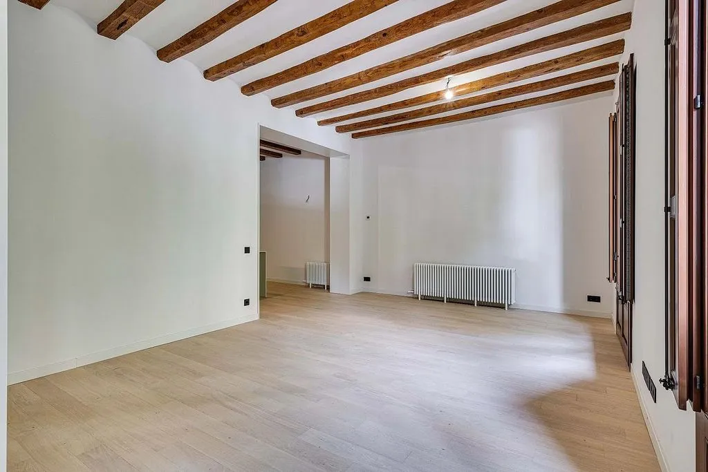 Pièces - Luxury Apartment with Balconies in Barcelona