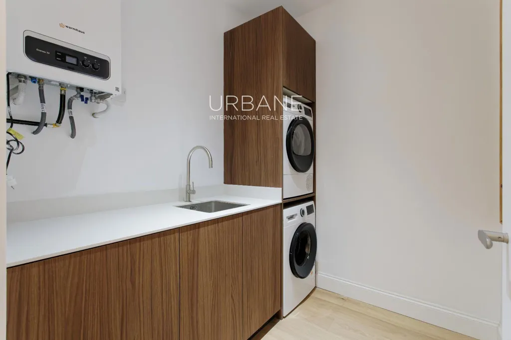 Lavanderia - Renovated Flat with Terraces in Eixample, Barcelona