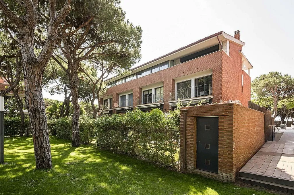 Extérieur - Seafront Semi-detached House with Pool in Gavà Mar