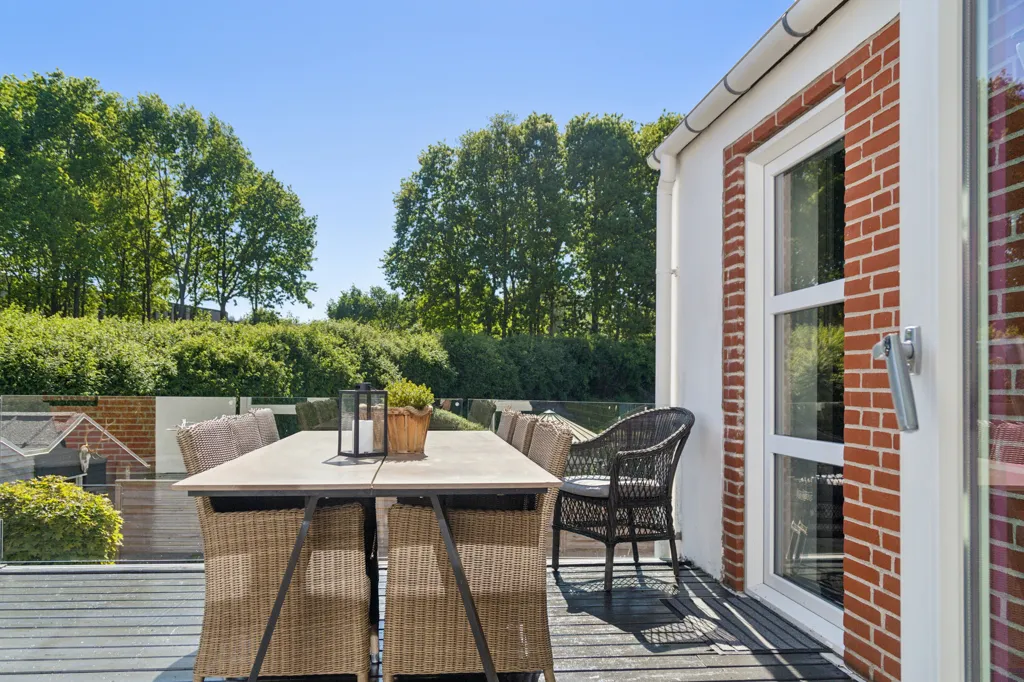 Terrasse - Architectural House with Water View in Aabenraa