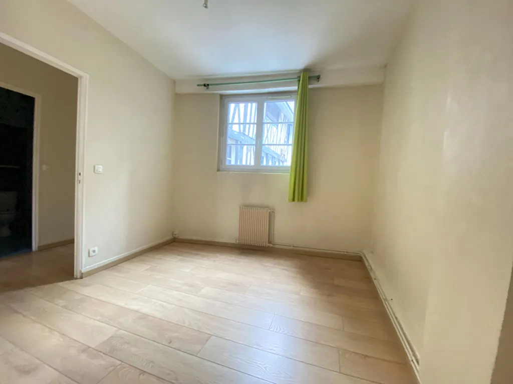 Rooms - 2-Bedroom Apartment in Rouen Centre