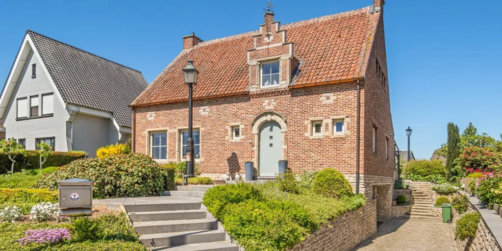 Extérieur - Villa Rénovée avec Garage à Erps-Kwerps