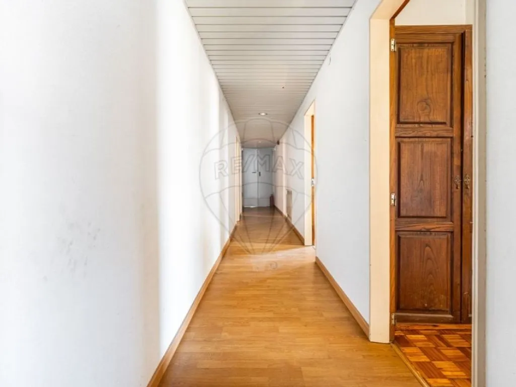 hallway_entrance