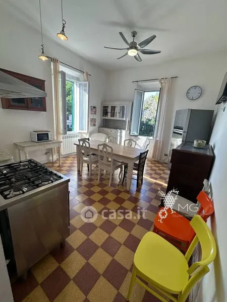 Salle à manger - Two-Unit Apartment with Private Garden in Castiglioncello