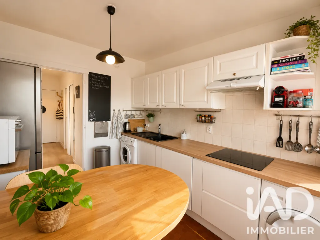 Cuisine - Appartement 3 Pièces avec Balcon à Garches