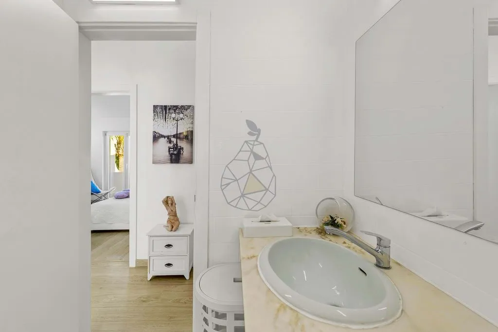 Bathrooms - 2-Bedroom Villa with Private Garden in Albufeira