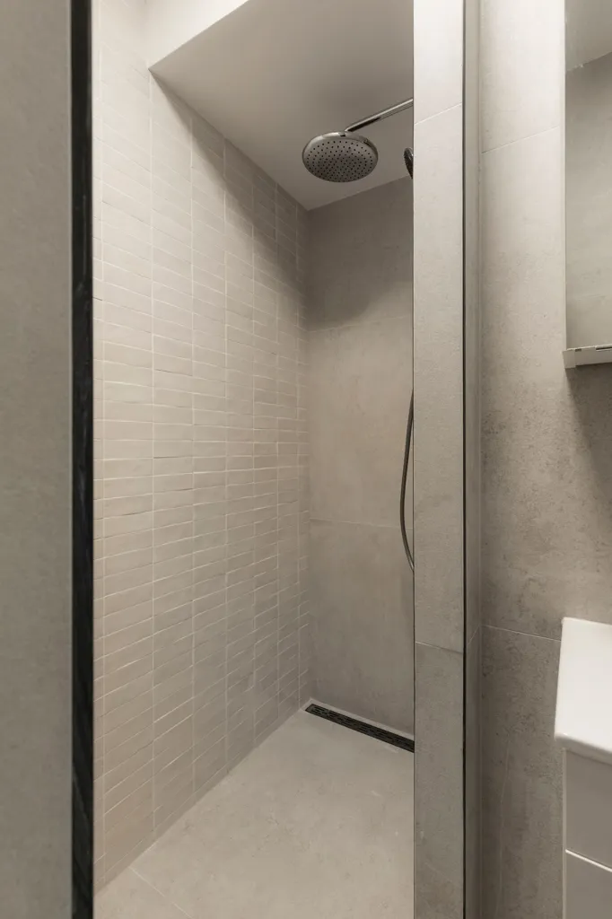 Salles de bain - Corner Apartment with Balcony in Amsterdam Buitenveldert