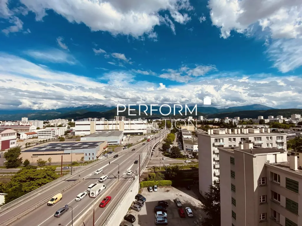 Appartement avec vue montagnes au 11ᵉ étage à Grenoble