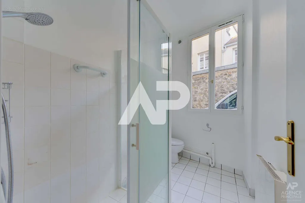 Vannitoad - Studio with Balcony in Rueil-Malmaison Centre