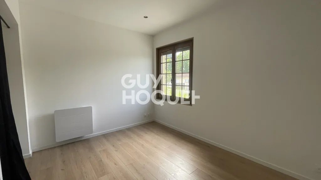 Rooms - Pebble-Finished House with Garden in Semoy
