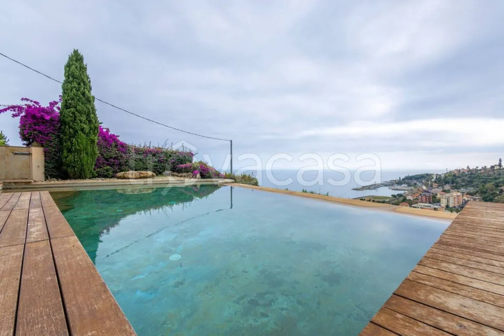 Bassein - Luxury Villa with Infinity Pool in Bordighera