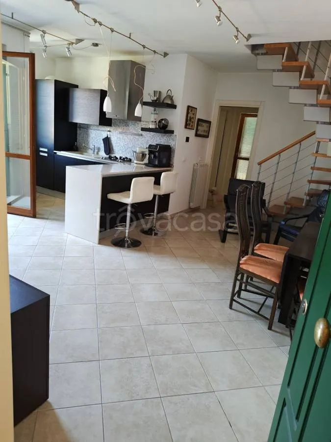 Sala da pranzo - Two-Level Apartment with Balcony in Borgo Santa Maria