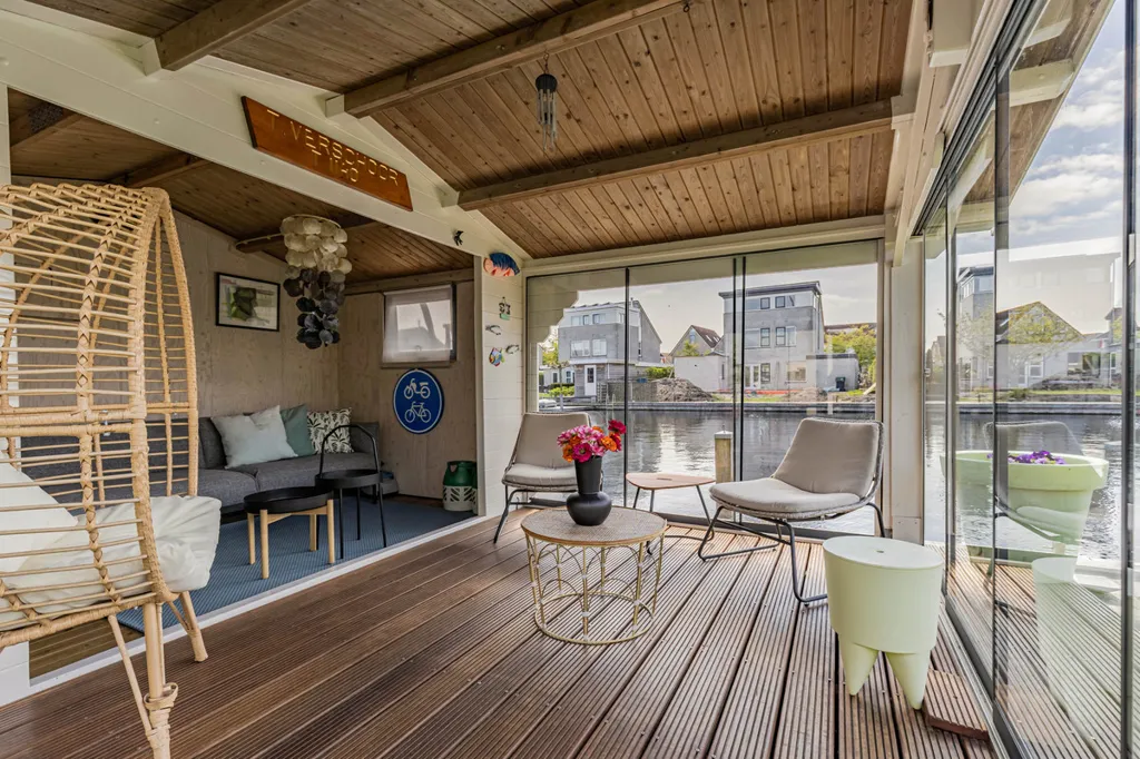 Terrasse - Villa with Private Dock in Lemmer