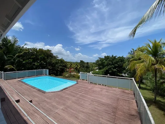 Piscine - Villa avec Piscine à Petit Bourg