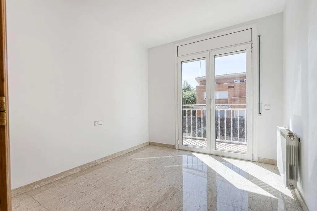 Rooms - Luxury Detached House with Terrace in Igualada