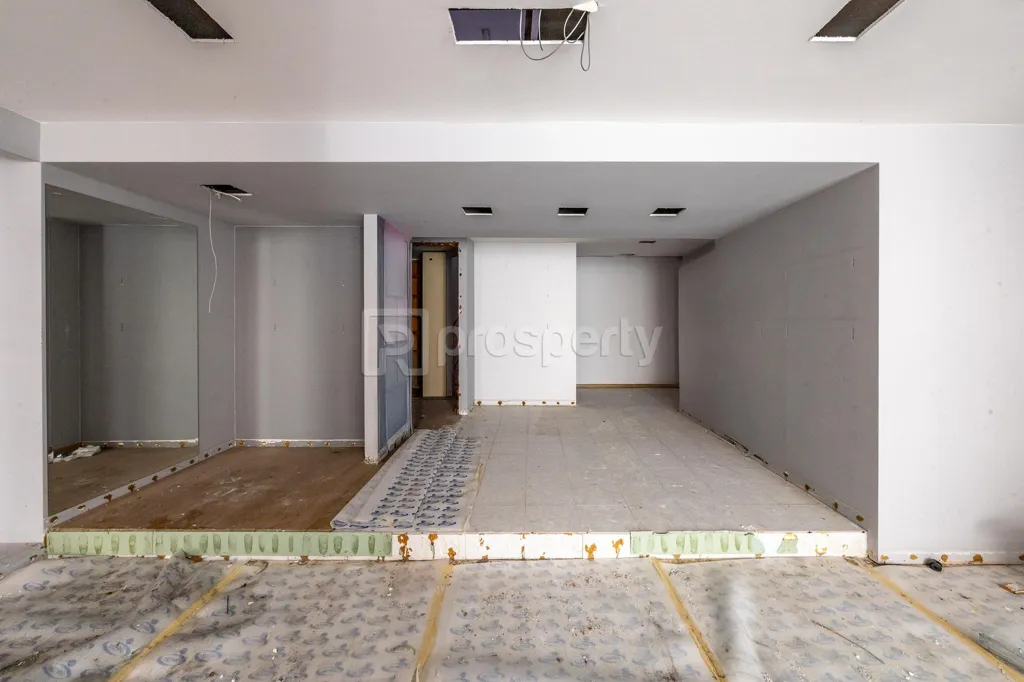 Toad - Retail Space with Prime Location in Kozani