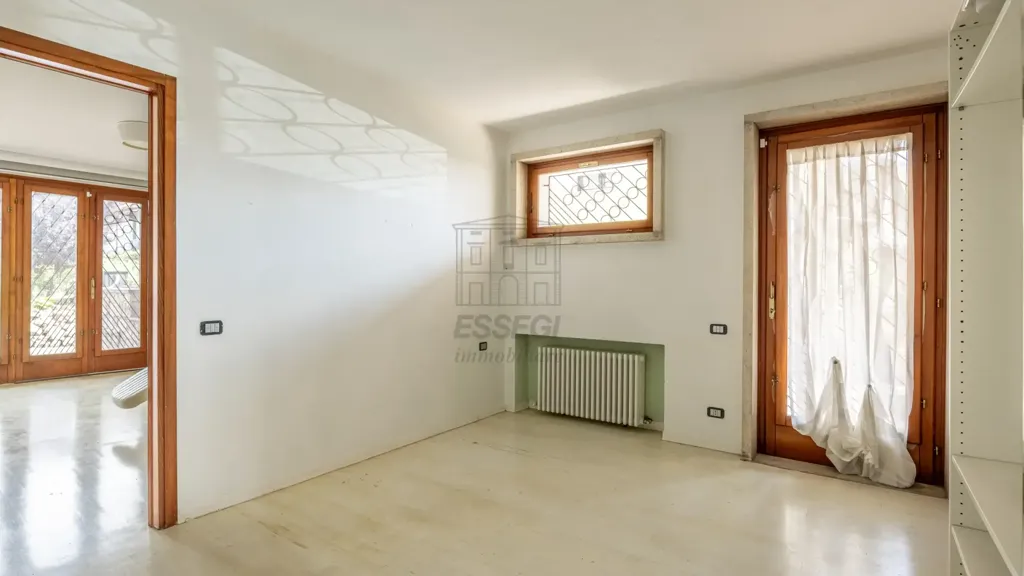 other_room