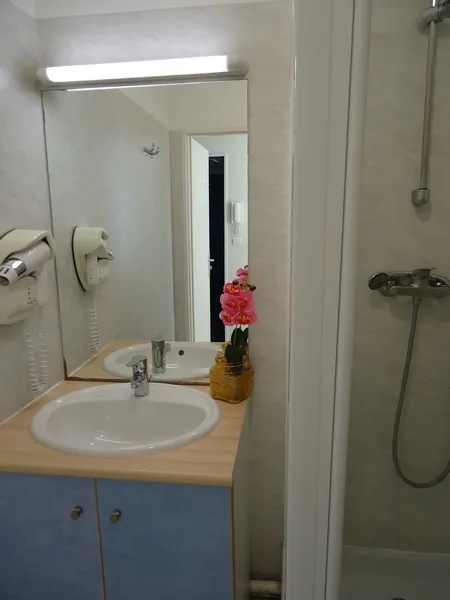 Bagni - Marina Apartment with South-Facing Terrace