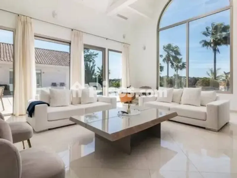 Elutuba - Renovated Chalet with Pool in Sotogrande