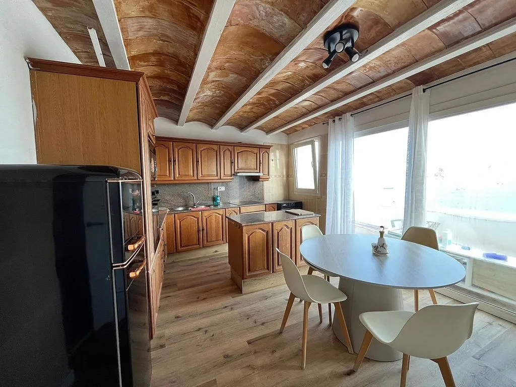 Kitchen - Apartment with Sea View and Pool in Cala de Bou