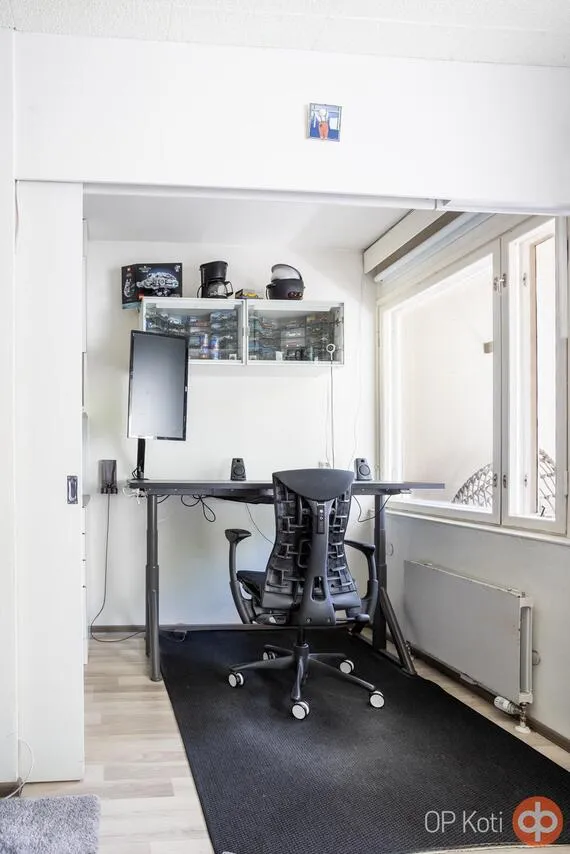 Kabinet - Bright Studio with Balcony in City Centre