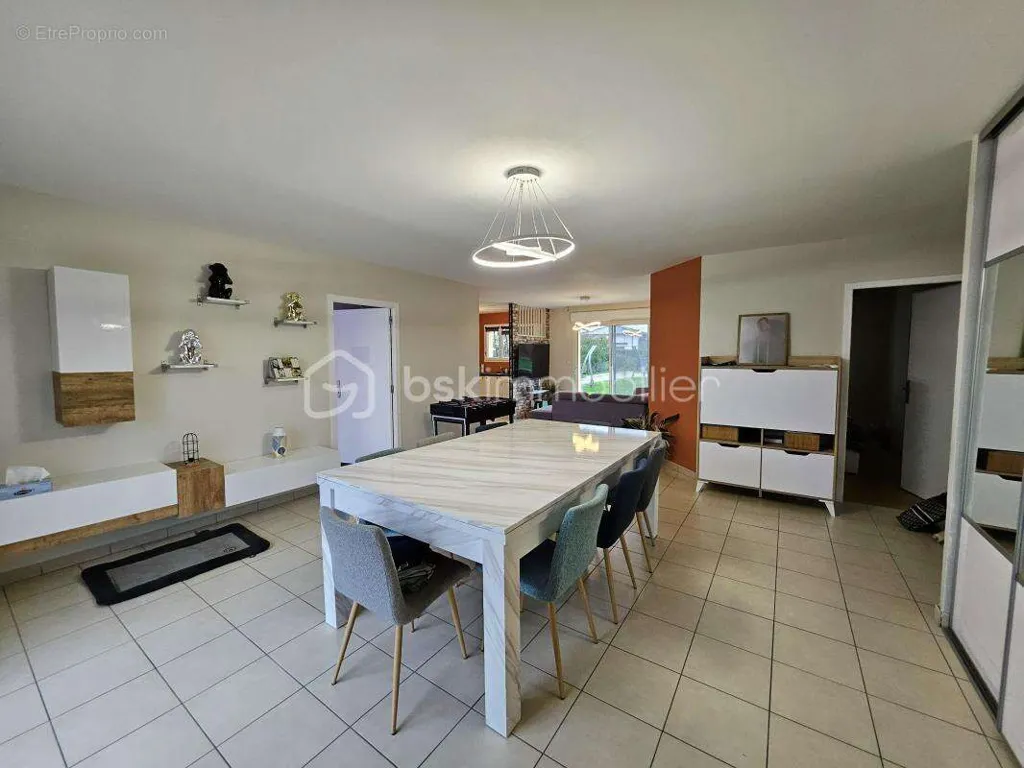 Salle à manger - Maison Familiale avec Grand Terrain à Caudecoste