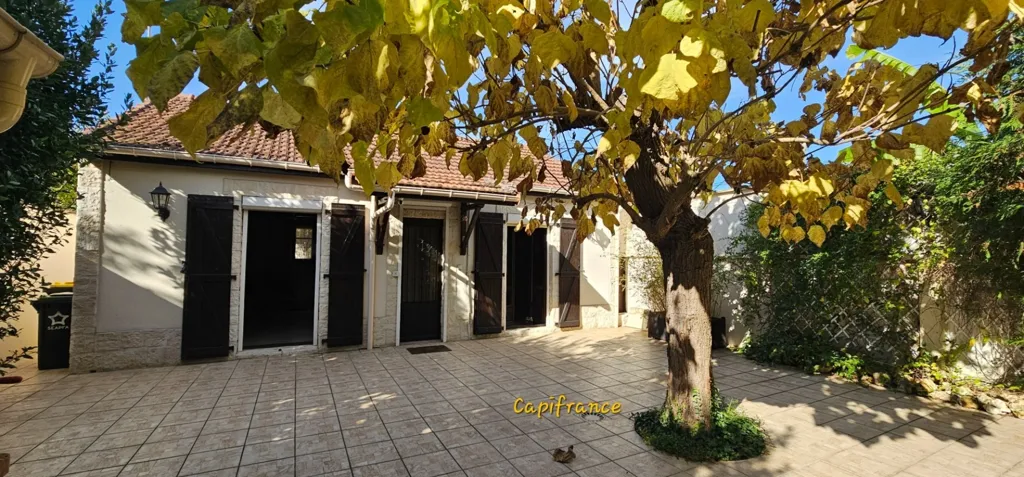Jardin - Maison de Plain-Pied avec Terrasse au Blanc-Mesnil