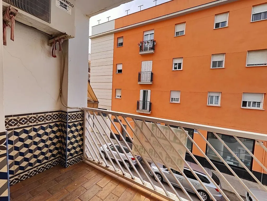 Balcon - Apartment with Balcony in Los Palacios