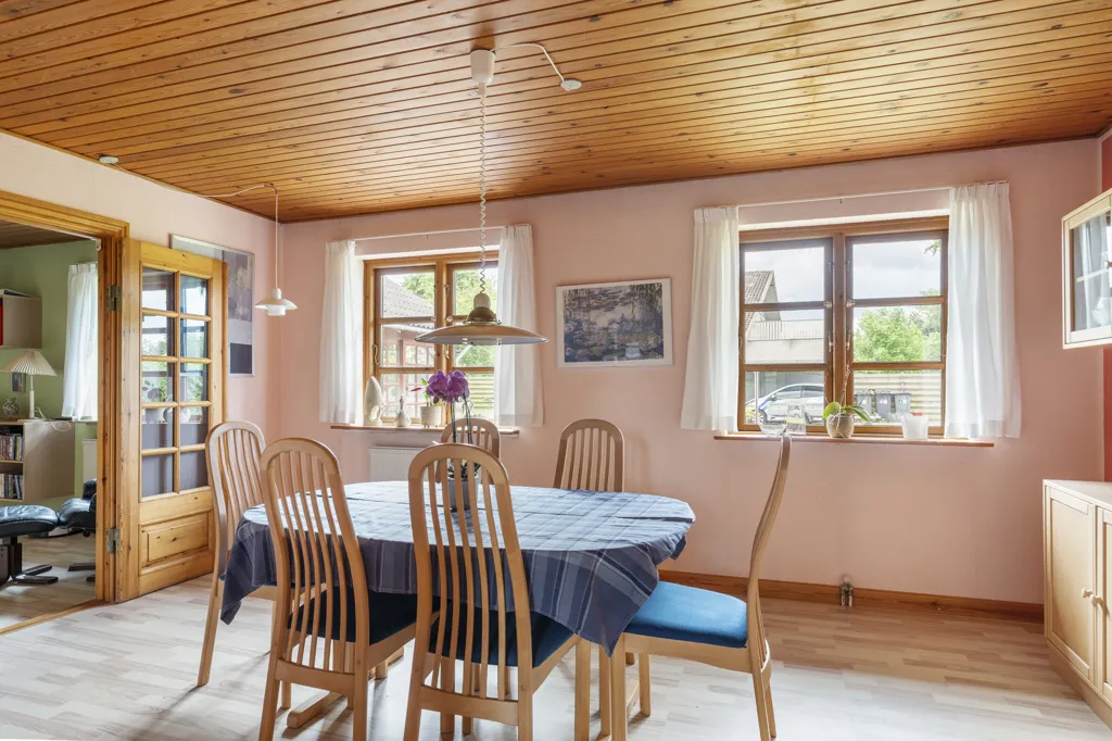 Dining Room - Villa with South-Facing Terrace in Kregme