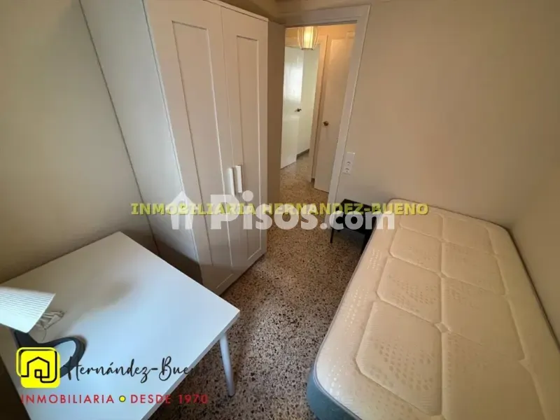 Magamistoad - Student-Friendly Flat with Balcony in Semicentro