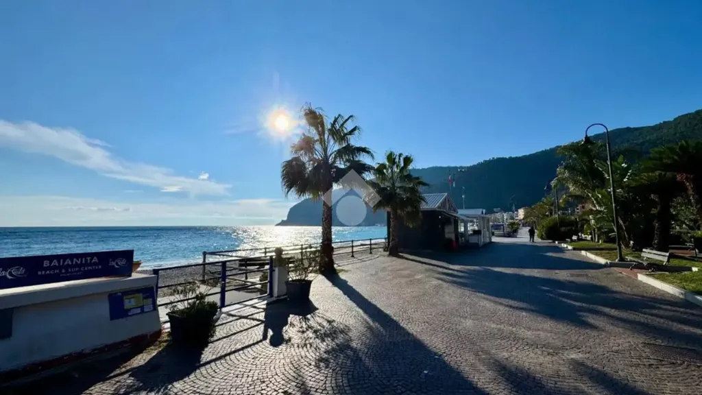 Quadrilocale with Sea View Balcony in Noli