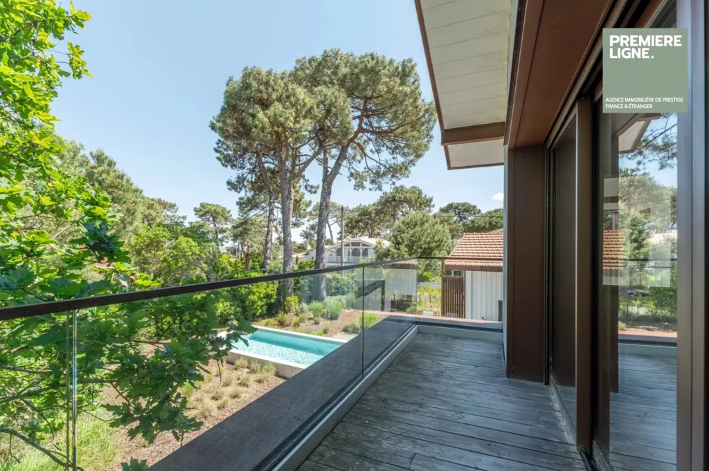 Bassein - Architect's Villa with Pool in Le Canon