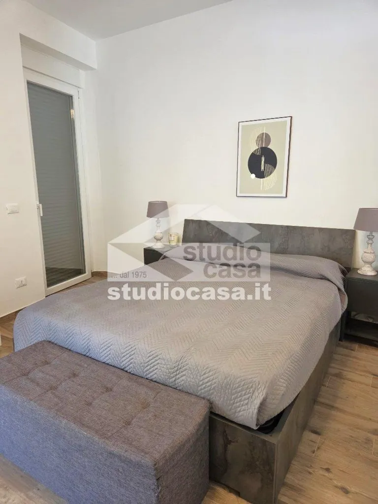 Chambres - Rear-Facing Apartment with Balcony in Cremona