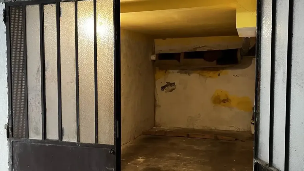 Esik - T3 Flat for Renovation in Vigevano