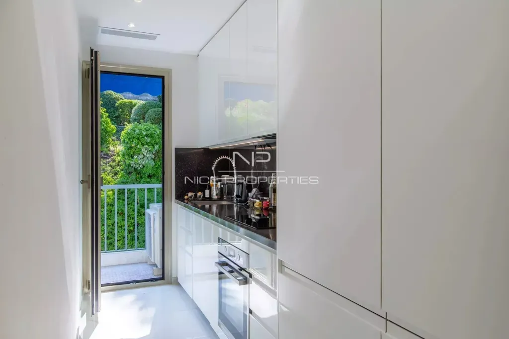 Cuisine - Appartement Luxueux avec Vue Panoramique Mer à Nice Mont Boron