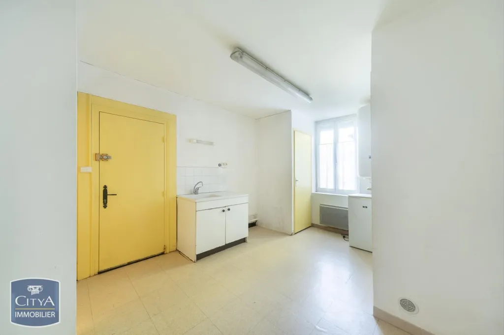 Recibidor - 1-Bedroom Flat with Attic Space in Bourg-en-Bresse