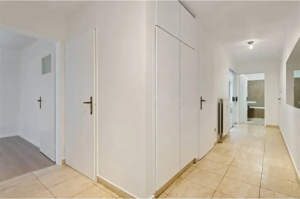 Esik - 3-Bed Apartment with Terrace in Turnhout
